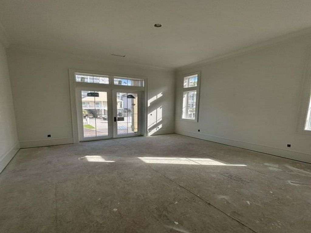 4710 Surf St. Photo 21