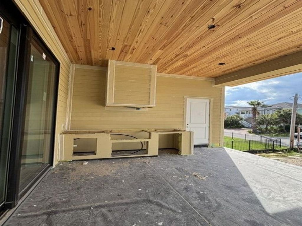 4710 Surf St. Photo 24