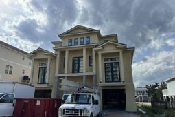 4710 Surf St. photo 4