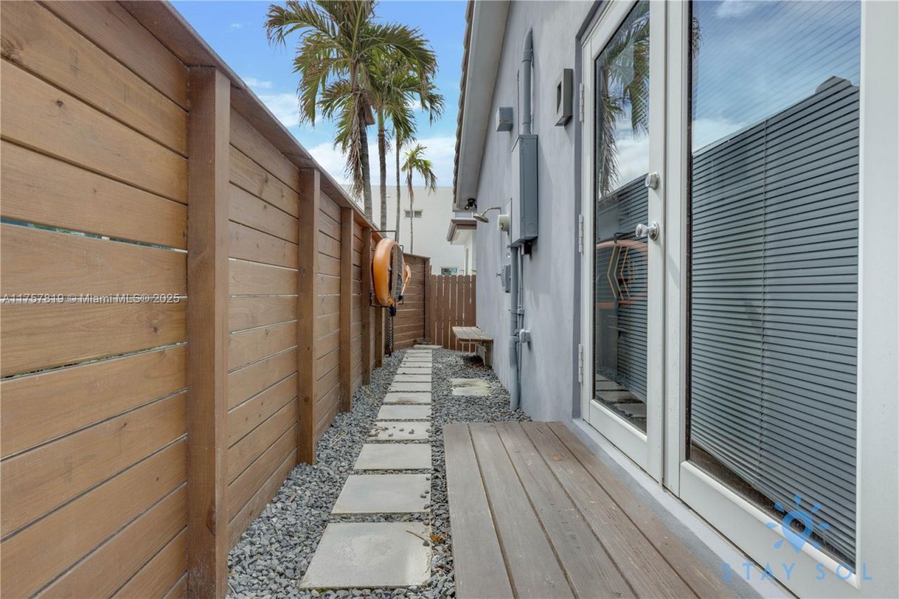 328 Missouri St, Unit ., Hollywood, FL 33019 Photo