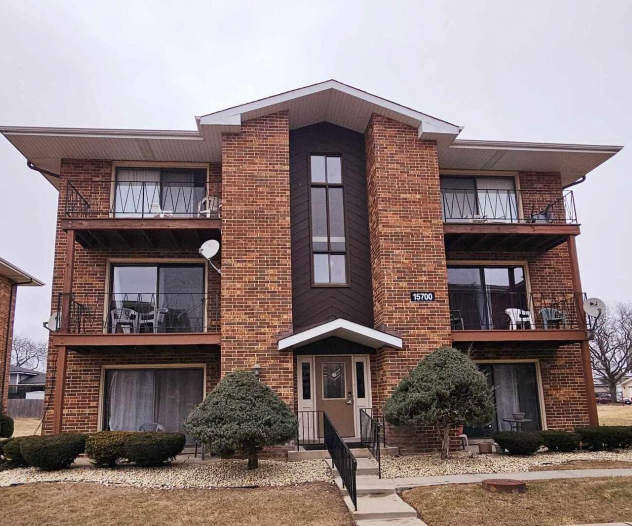 15700 Reynolds Lane, Oak Forest, IL 60452