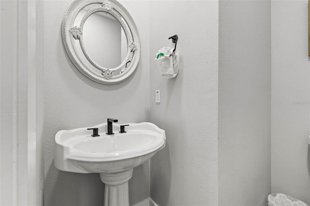 5402 31st Avenue S, Gulfport, FL 33707 Photo