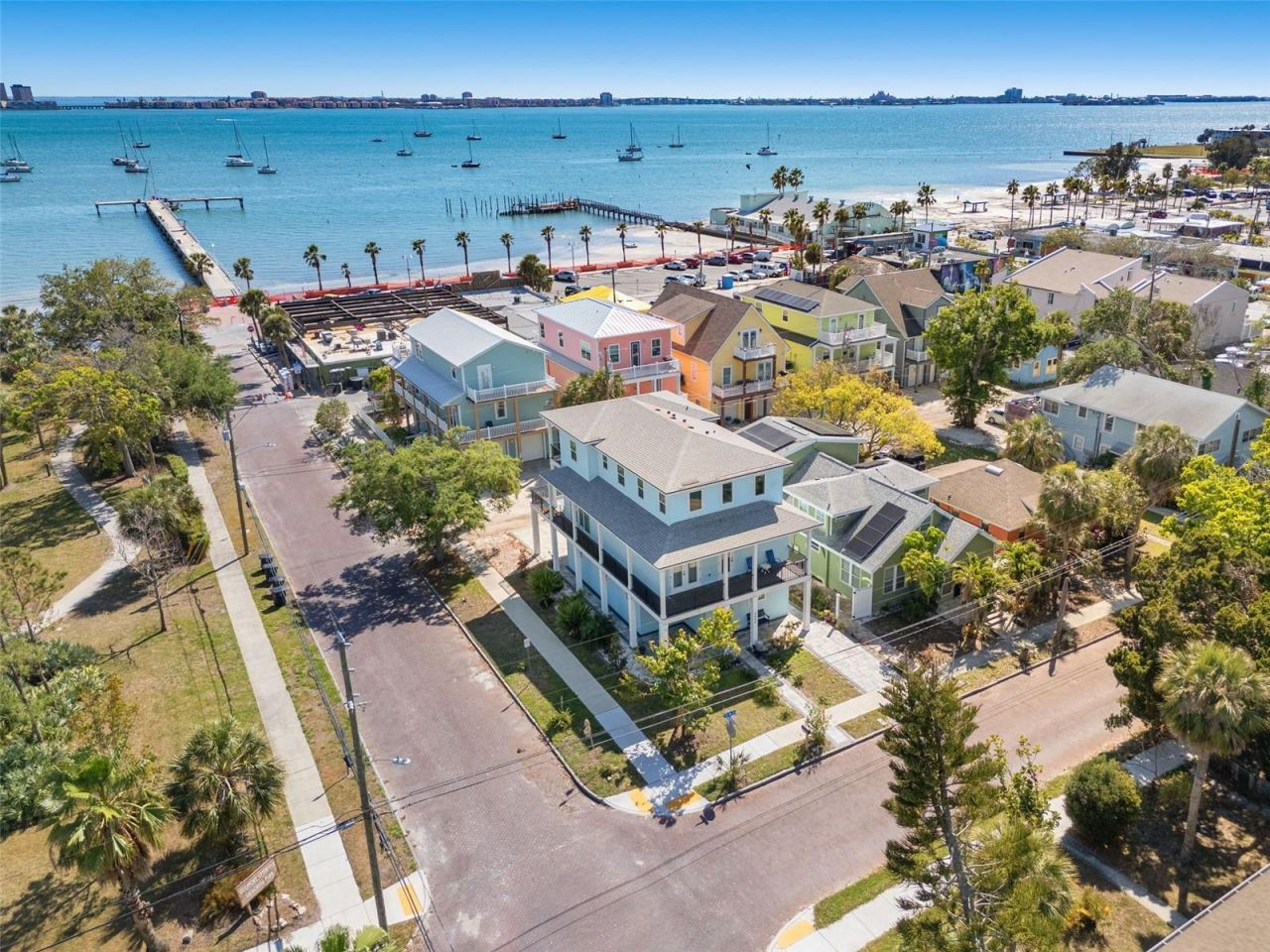 5402 31st Avenue S, Gulfport, FL 33707 Photo