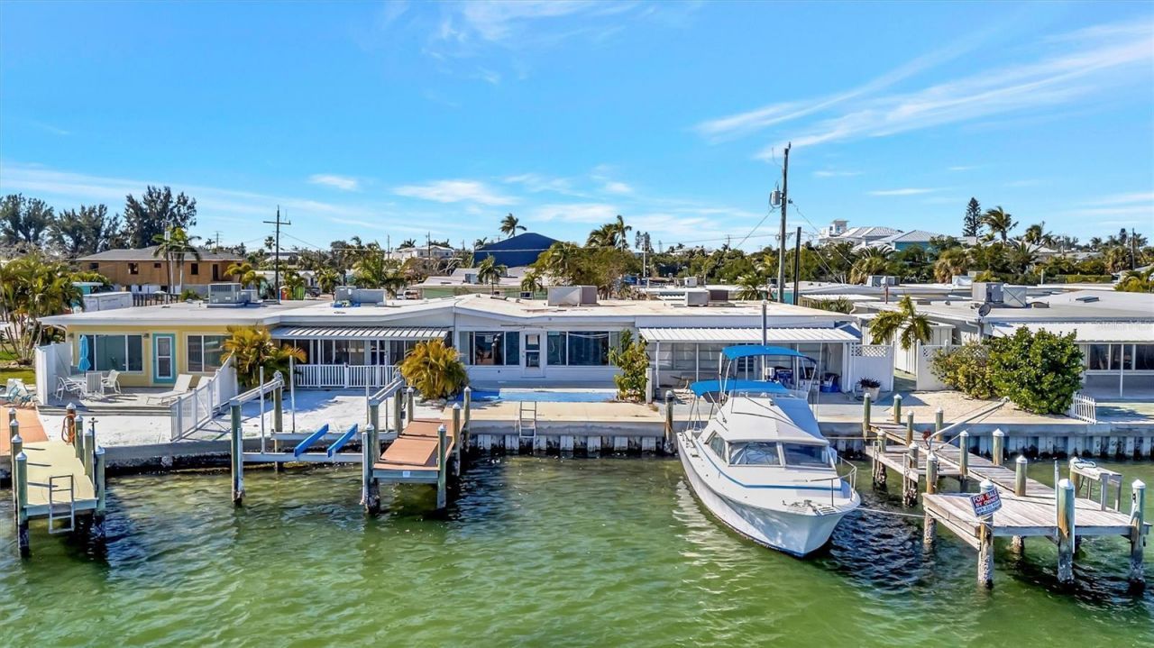 15 Seaside Court, Holmes Beach, FL 34217 Photo