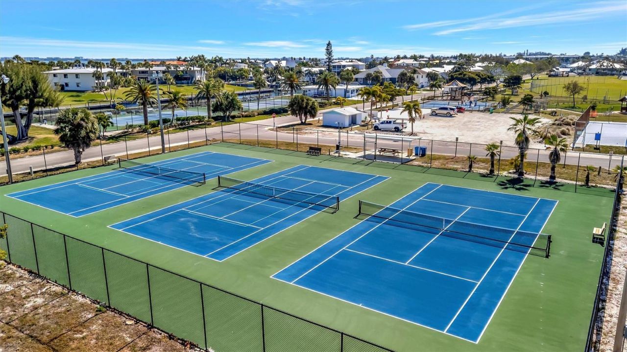 15 Seaside Court, Holmes Beach, FL 34217 Photo