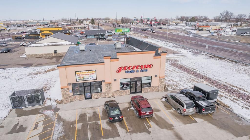 1317 Ray Drive, Worthington, MN 56187