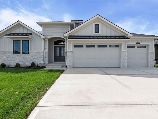 8716 N Lewis Avenue, Kansas City, MO 64157