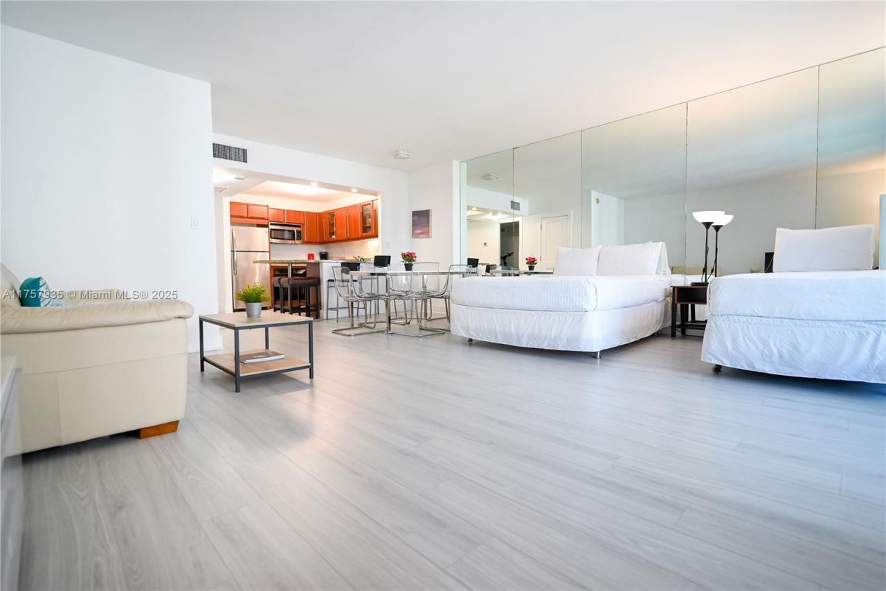 2301 Collins Ave, Unit 921, Miami Beach, FL 33139 Photo