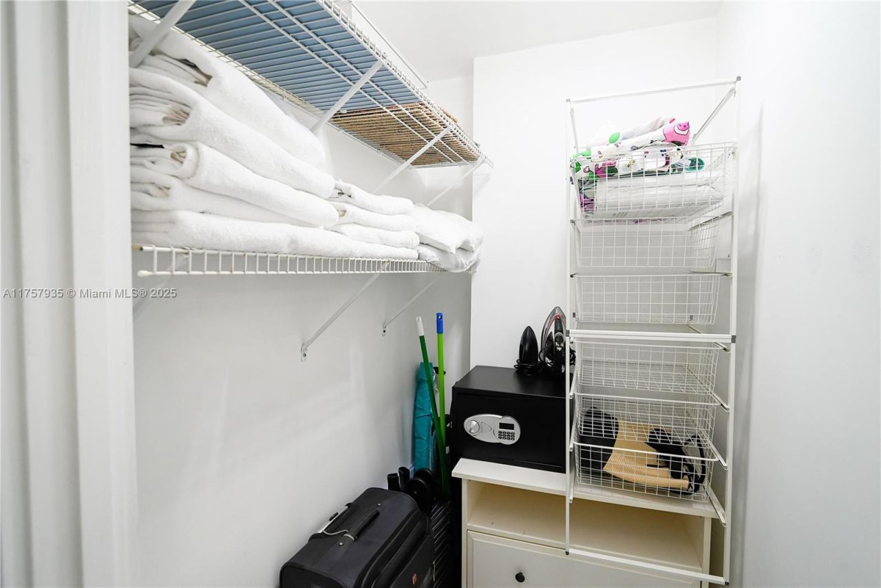 2301 Collins Ave, Unit 921, Miami Beach, FL 33139 Photo