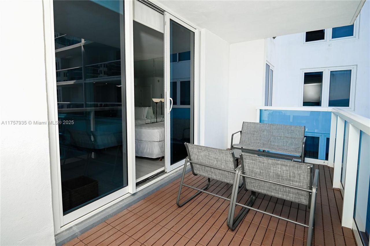 2301 Collins Ave, Unit 921, Miami Beach, FL 33139 Photo