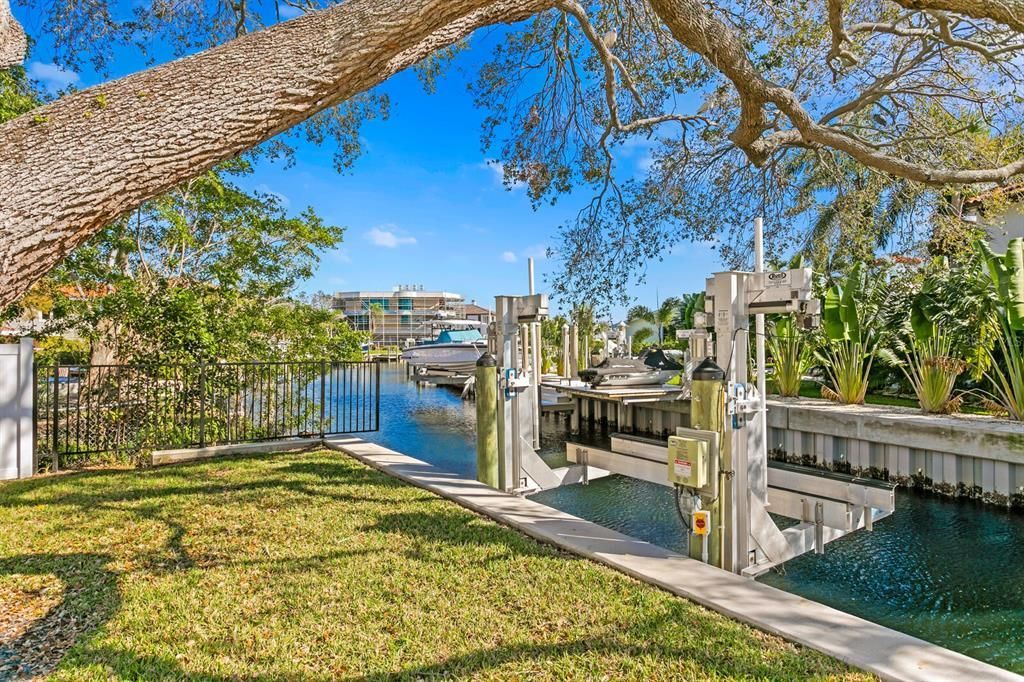 1401 Brightwaters Boulevard Ne, Saint Petersburg, FL 33704 Photo