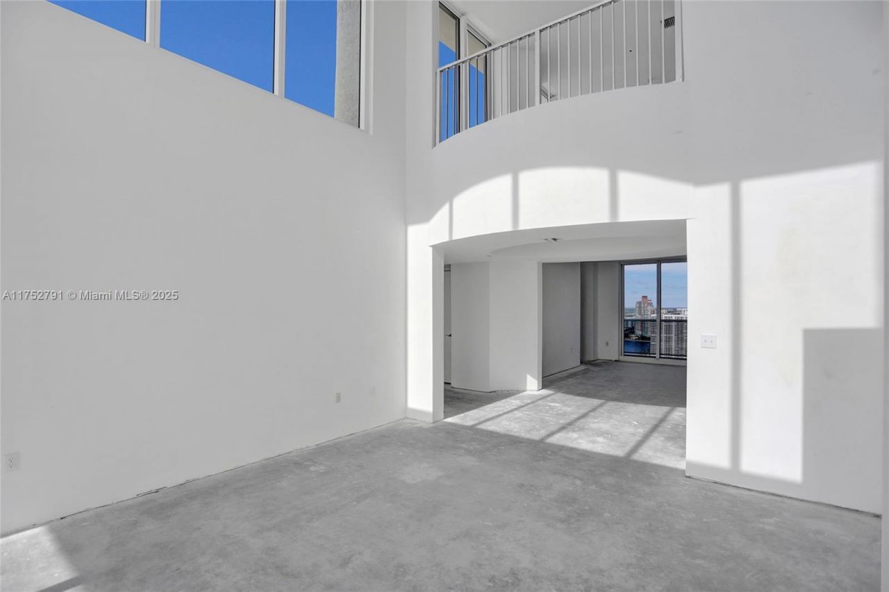 19111 Collins Ave, Unit PH4, Sunny Isles Beach, FL 33160 Photo