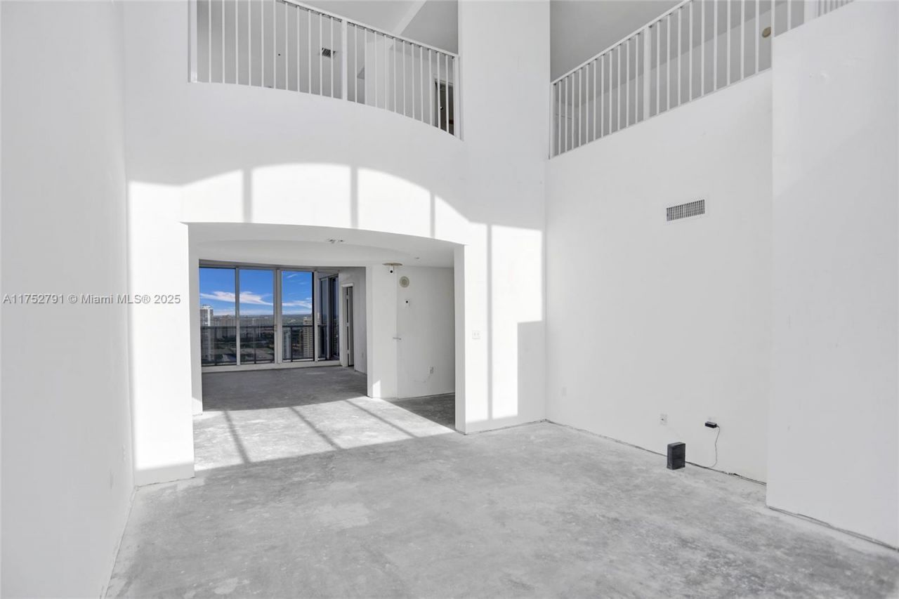 19111 Collins Ave, Unit PH4, Sunny Isles Beach, FL 33160 Photo