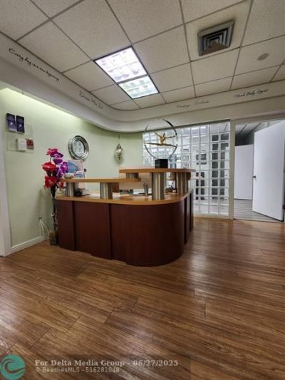 3075 E Commercial Blvd, Fort Lauderdale, FL 33308 Photo