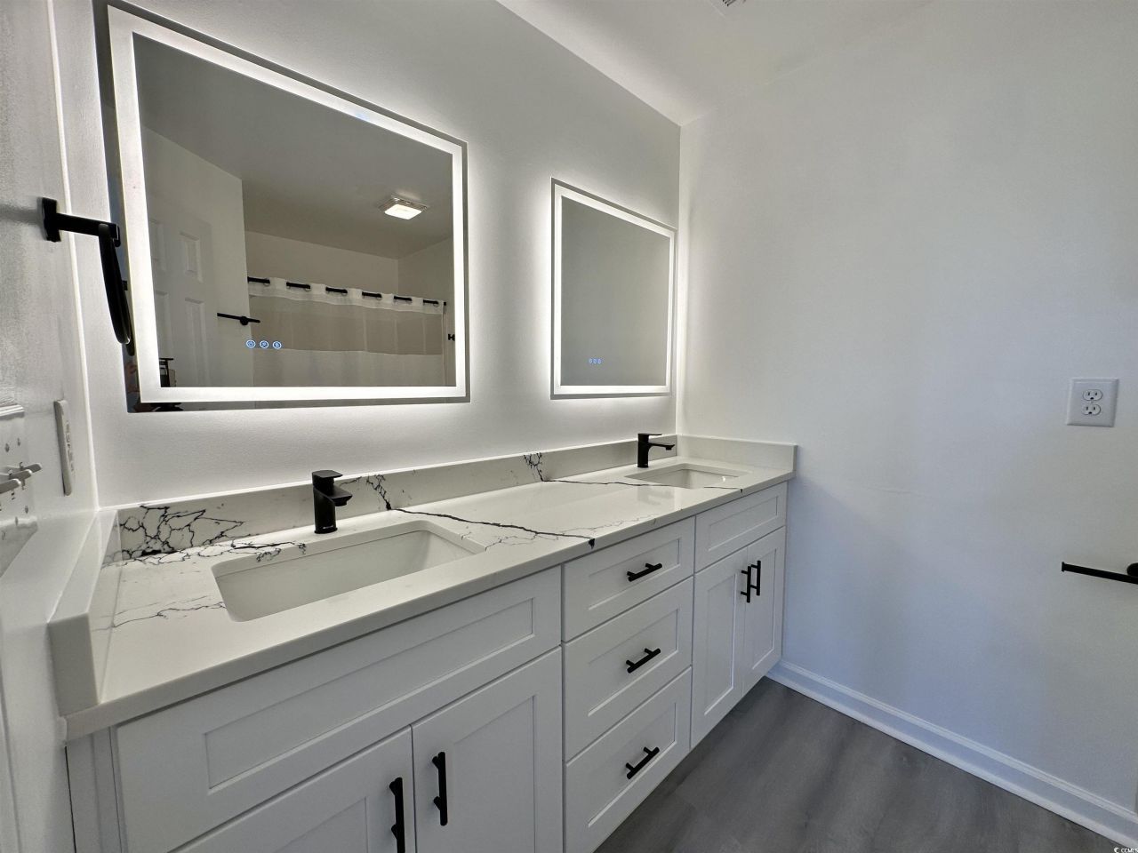 5000 Windsor Green Way Photo 16