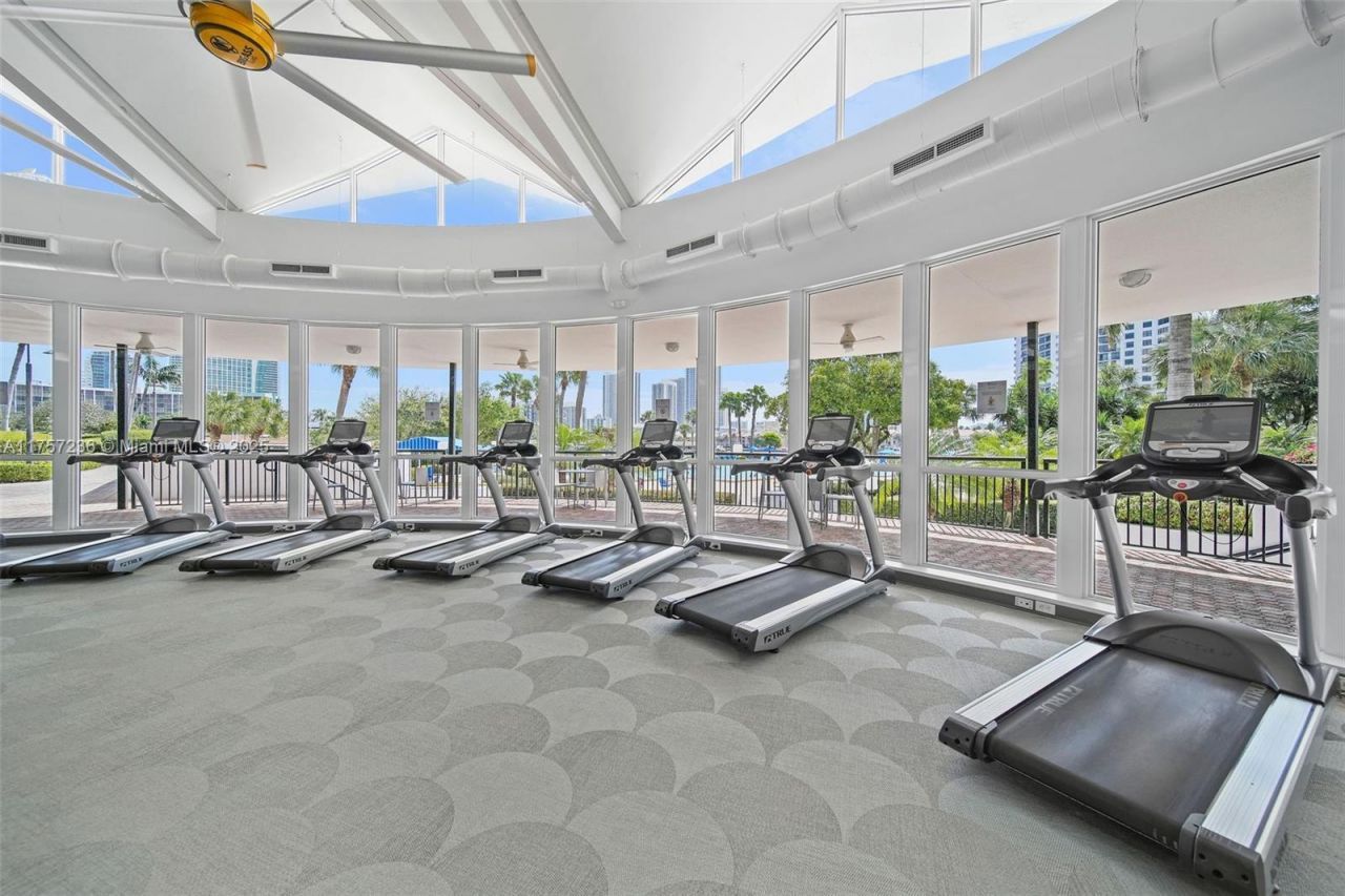 2500 Parkview Dr, Unit 812, Hallandale Beach, FL 33009 Photo