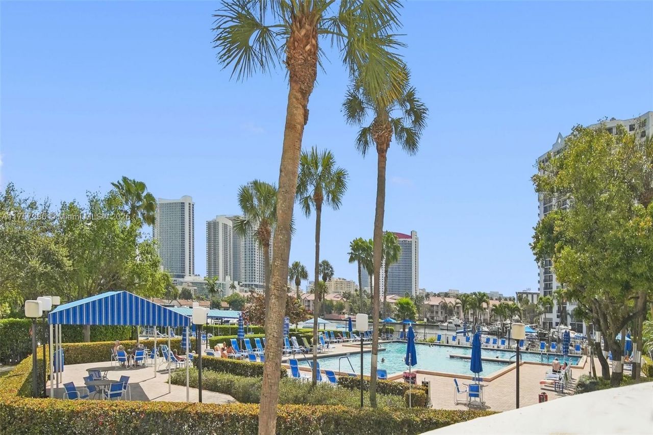 2500 Parkview Dr, Unit 812, Hallandale Beach, FL 33009 Photo