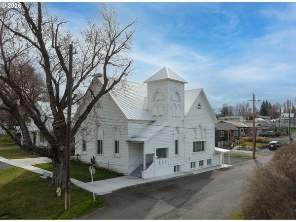 402 E MAIN ST, Weston, OR 97886