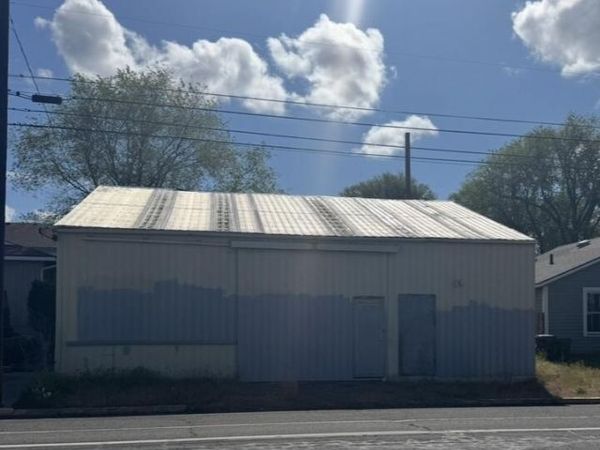 39 NE 7th Street, Madras, OR 97741