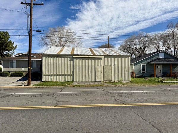 39 NE 7th Street, Madras, OR 97741