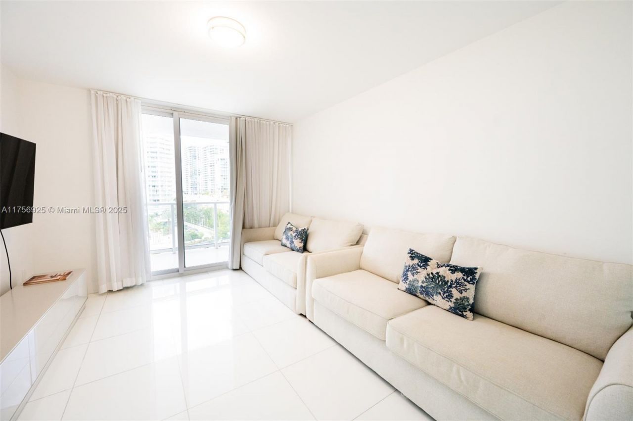 16445 Collins Ave, Unit 728, Sunny Isles Beach, FL 33160 Photo