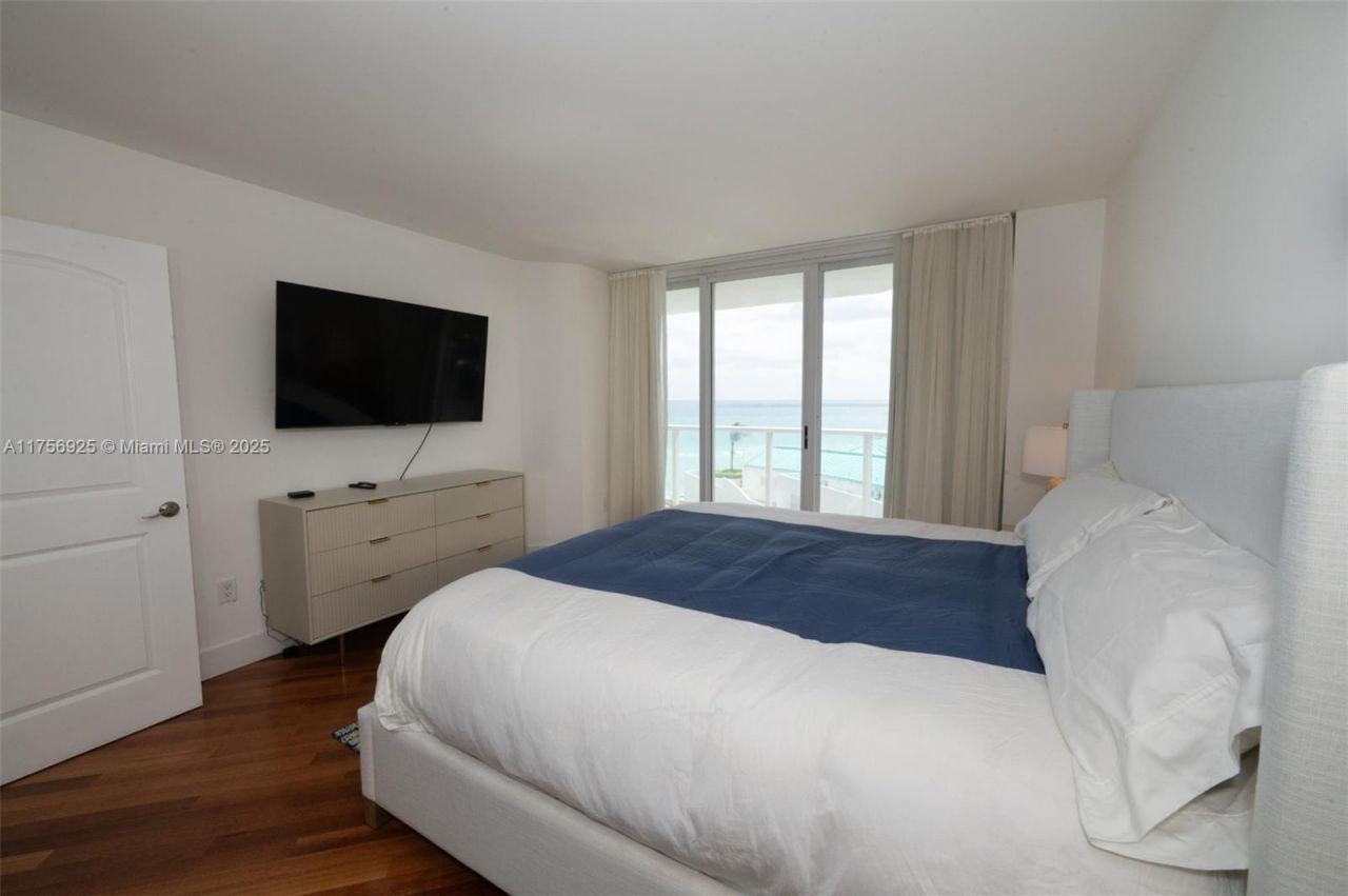 16445 Collins Ave, Unit 728, Sunny Isles Beach, FL 33160 Photo