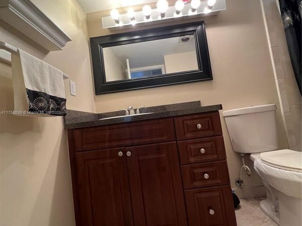 2562 N Garden Dr N, Unit 301, Lake Worth, FL 33461