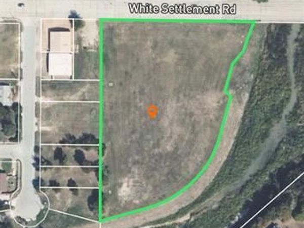 7945 White Settlement Road, White Settlement, TX 76108