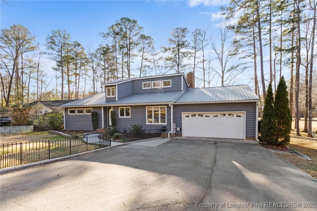527 Perth Drive, Sanford, NC 27332 Main Photo