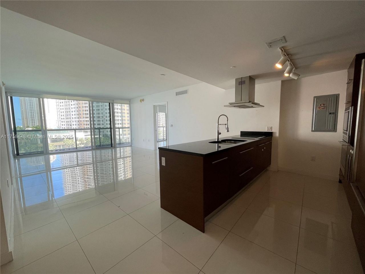 465 Brickell Ave, Unit 819, Miami, FL 33131 Photo