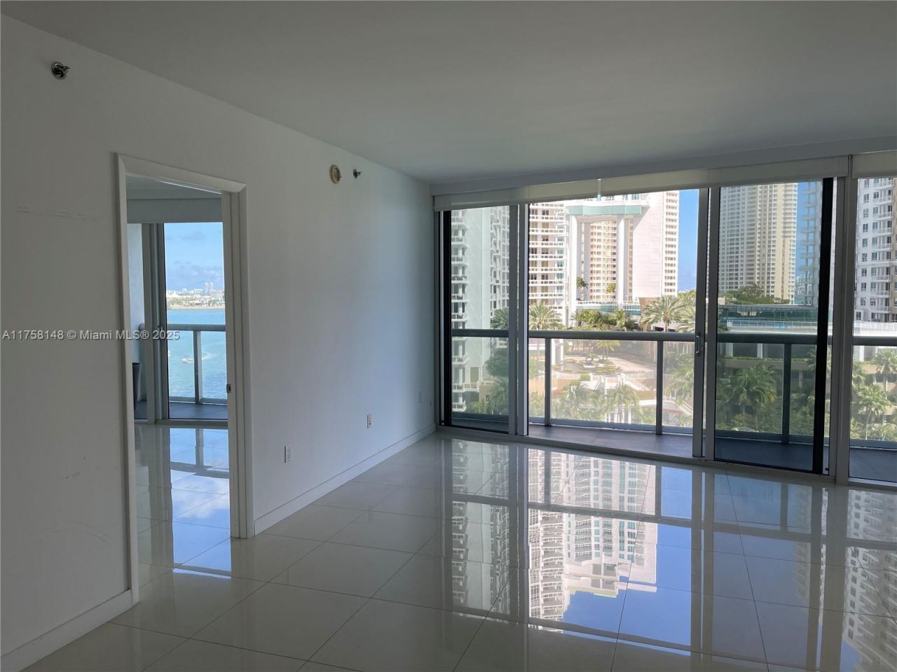 465 Brickell Ave, Unit 819, Miami, FL 33131 Photo
