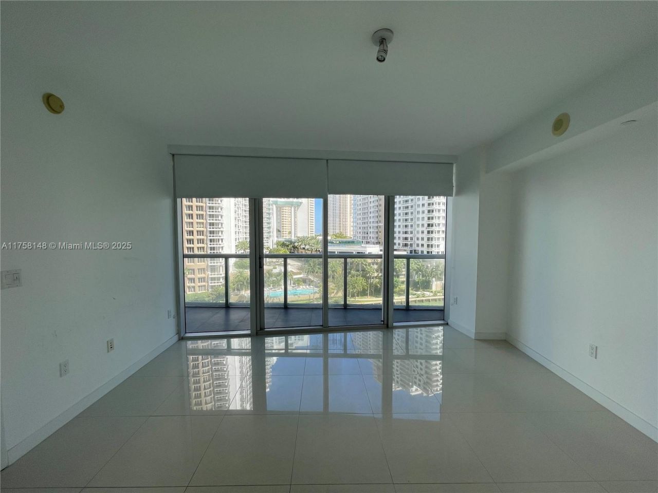 465 Brickell Ave, Unit 819, Miami, FL 33131 Photo