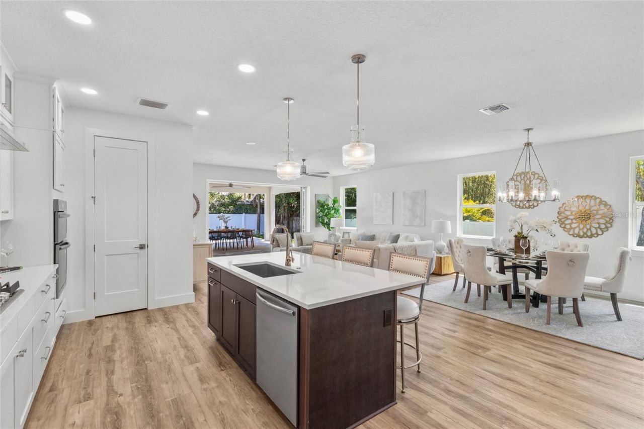 217 S Shade Avenue, Sarasota, FL 34237 Photo