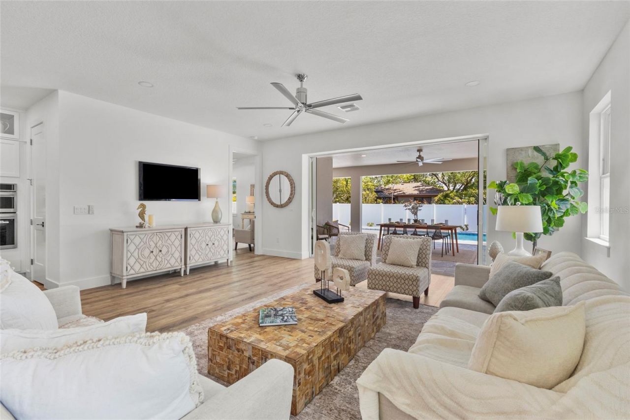 217 S Shade Avenue, Sarasota, FL 34237 Photo