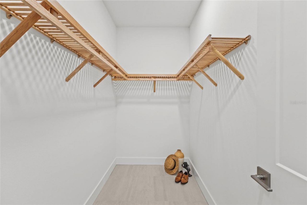 217 S Shade Avenue, Sarasota, FL 34237 Photo