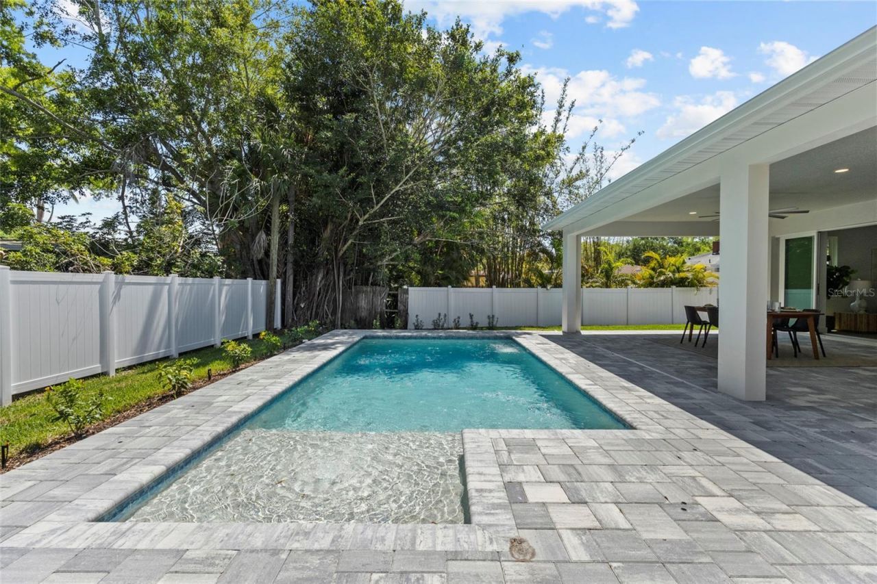 217 S Shade Avenue, Sarasota, FL 34237 Photo