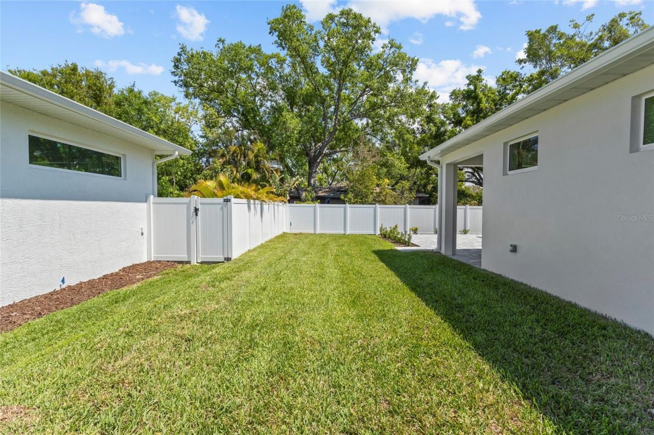217 S Shade Avenue, Sarasota, FL 34237 Photo