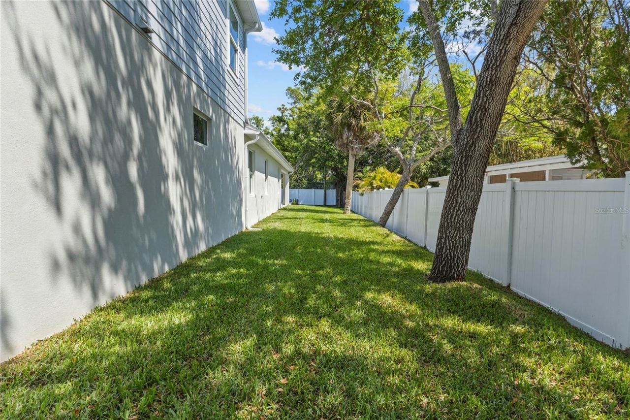 217 S Shade Avenue, Sarasota, FL 34237 Photo