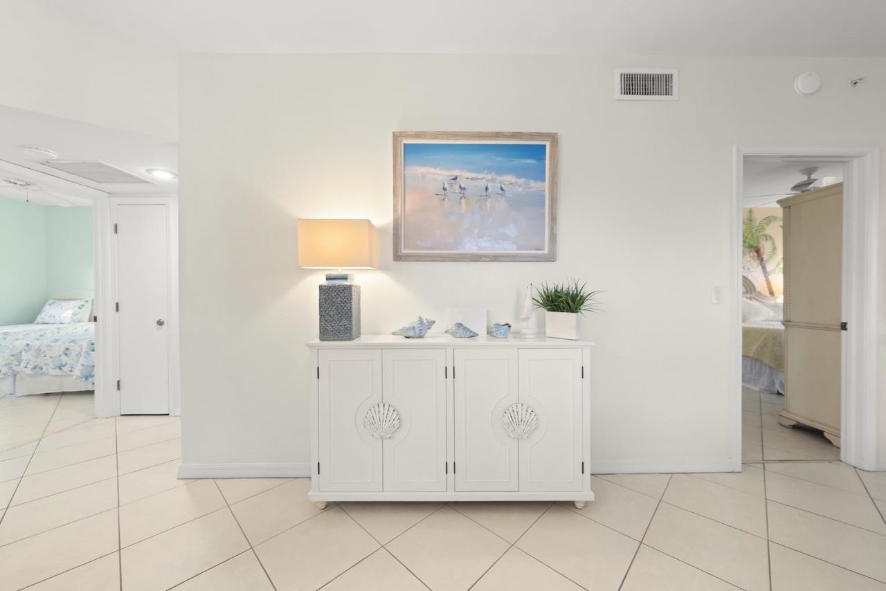 255 Periwinkle Way, Unit 5B, Sanibel, FL 33957 Photo