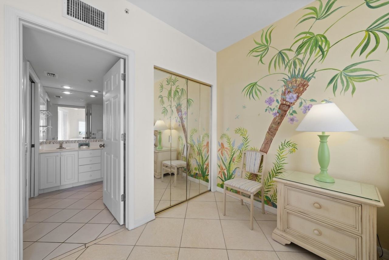 255 Periwinkle Way, Unit 5B, Sanibel, FL 33957 Photo