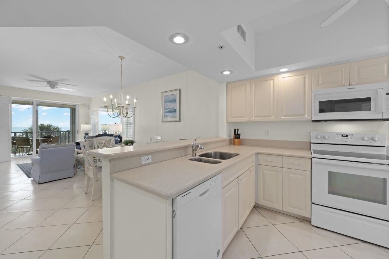 255 Periwinkle Way, Unit 5B, Sanibel, FL 33957 Photo