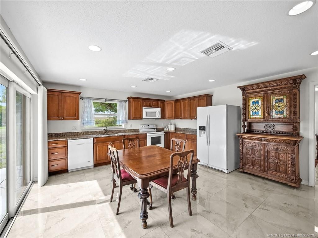 12424 Us Highway 441 Se, Okeechobee, FL 34974 Photo