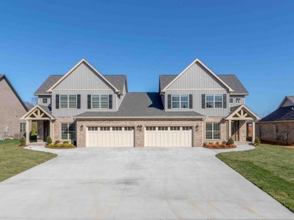 1045 Veridian Dr, Clarksville, TN 37043