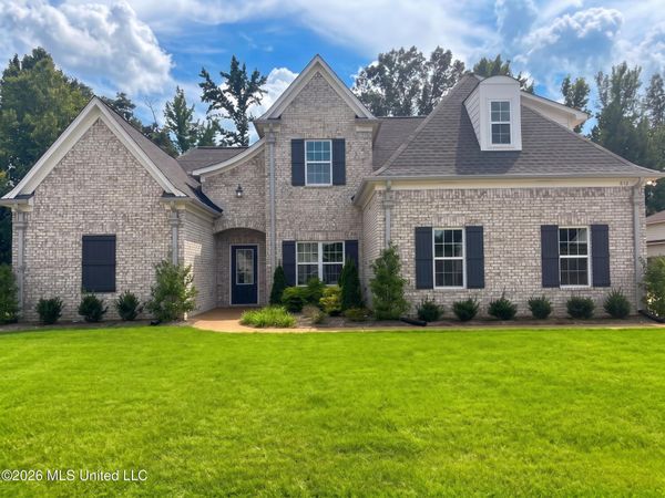 939 Buttermilk Drive, Nesbit, MS 38651