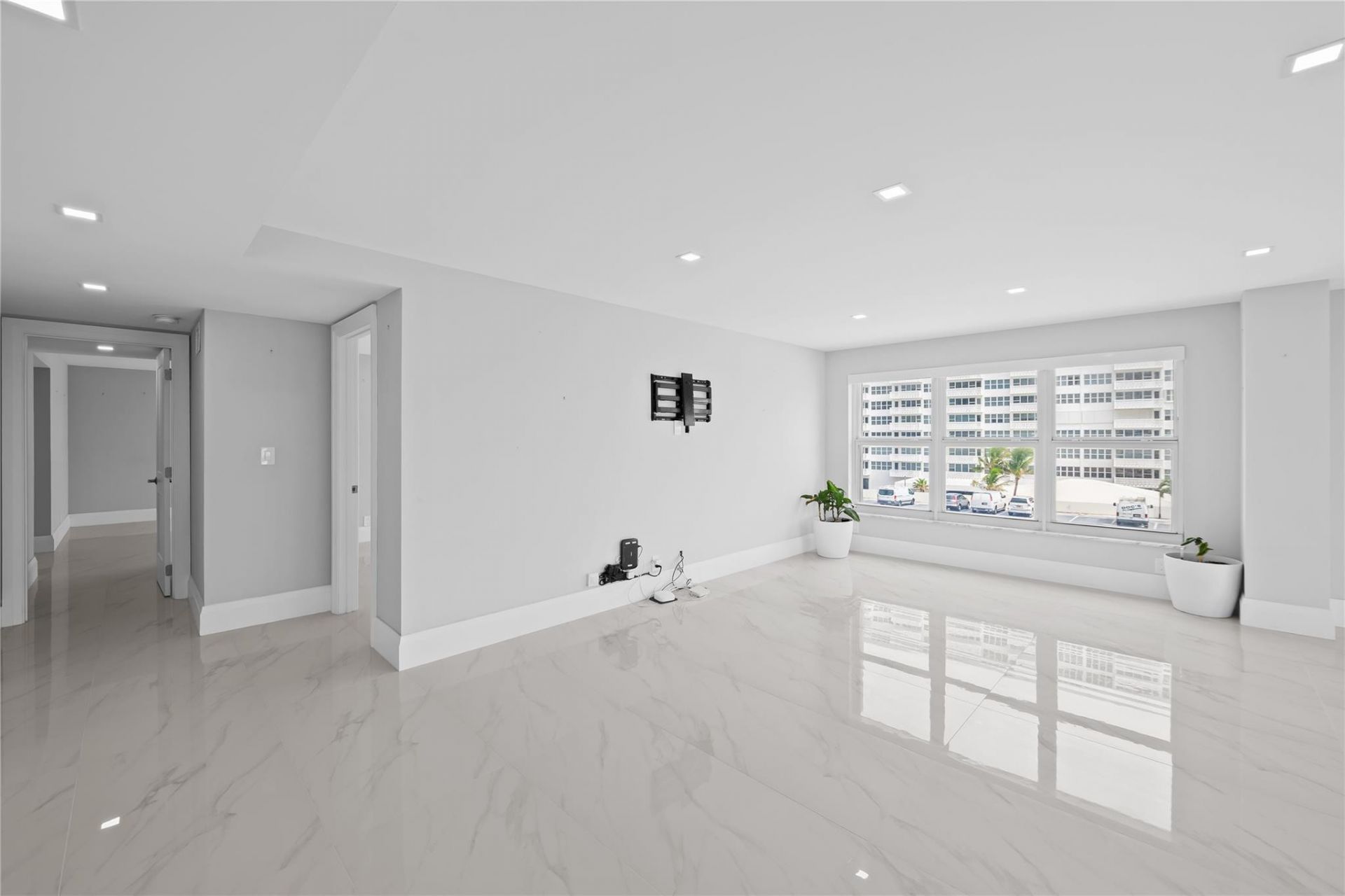 3900 Galt Ocean Drive, Unit 317, Fort Lauderdale, FL 33308 Photo