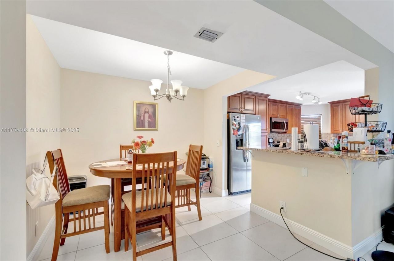 3597 Birdie Dr, Unit 107, Lake Worth, FL 33467 Photo