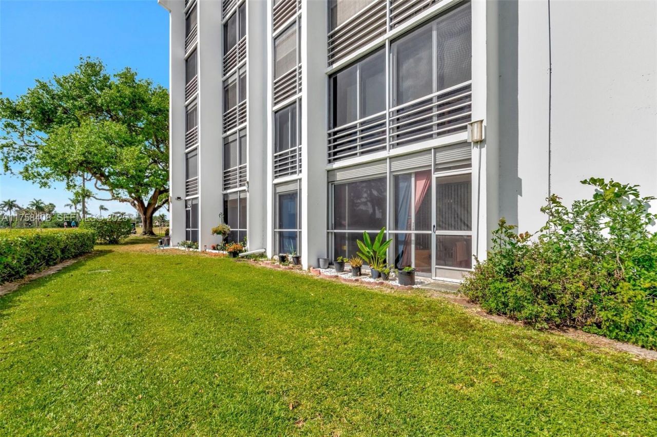 3597 Birdie Dr, Unit 107, Lake Worth, FL 33467 Photo