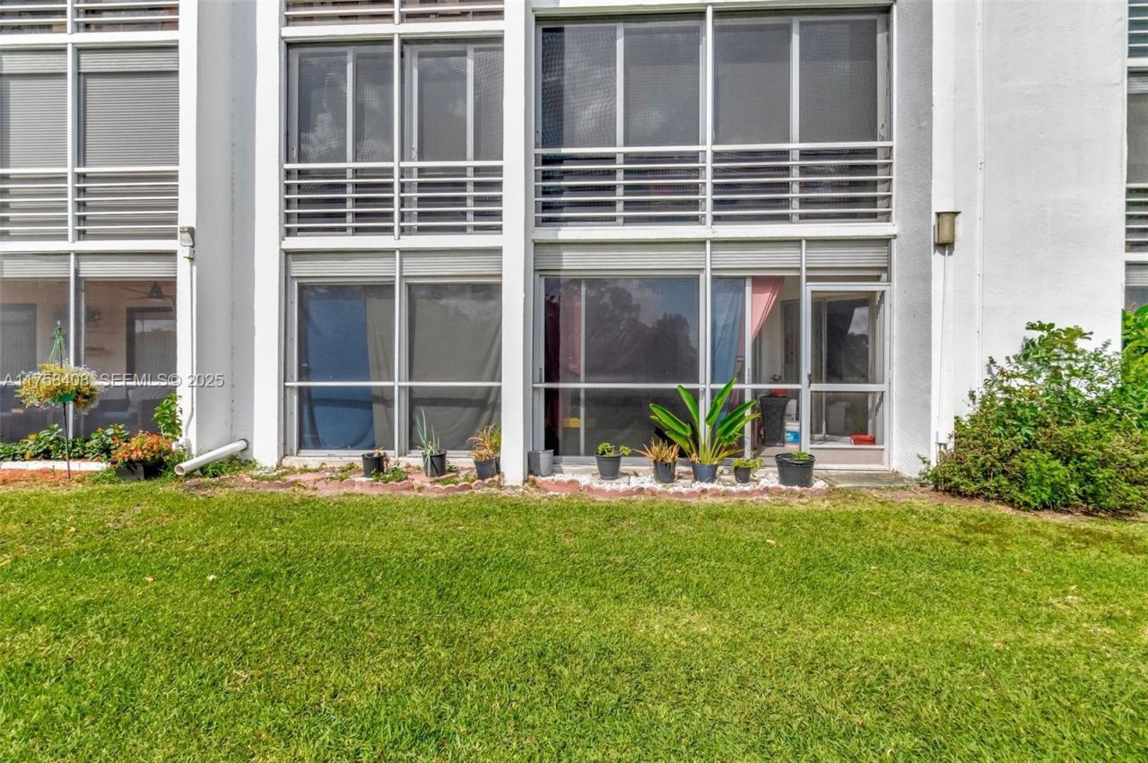 3597 Birdie Dr, Unit 107, Lake Worth, FL 33467 Photo