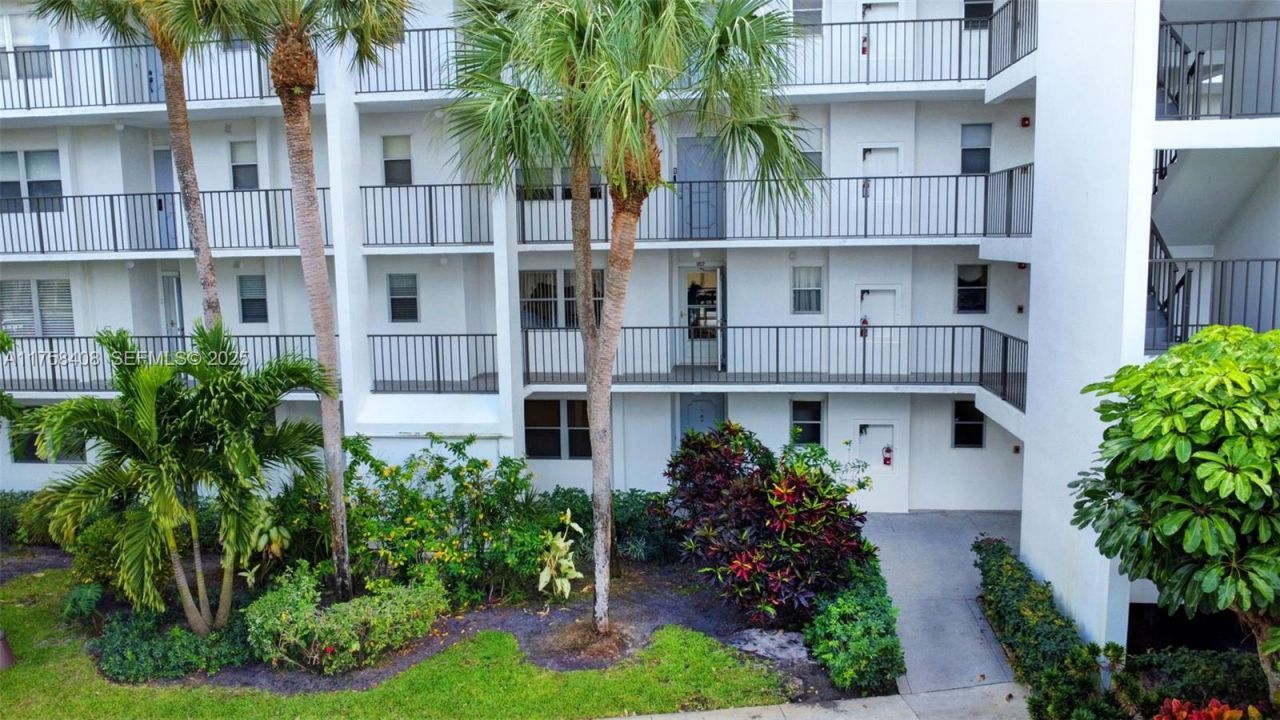 3597 Birdie Dr, Unit 107, Lake Worth, FL 33467 Photo