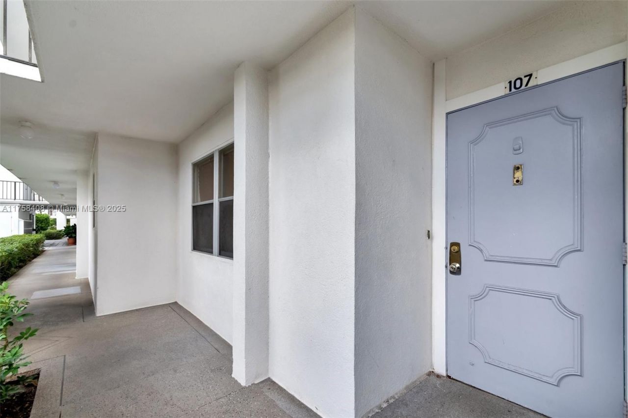 3597 Birdie Dr, Unit 107, Lake Worth, FL 33467 Photo